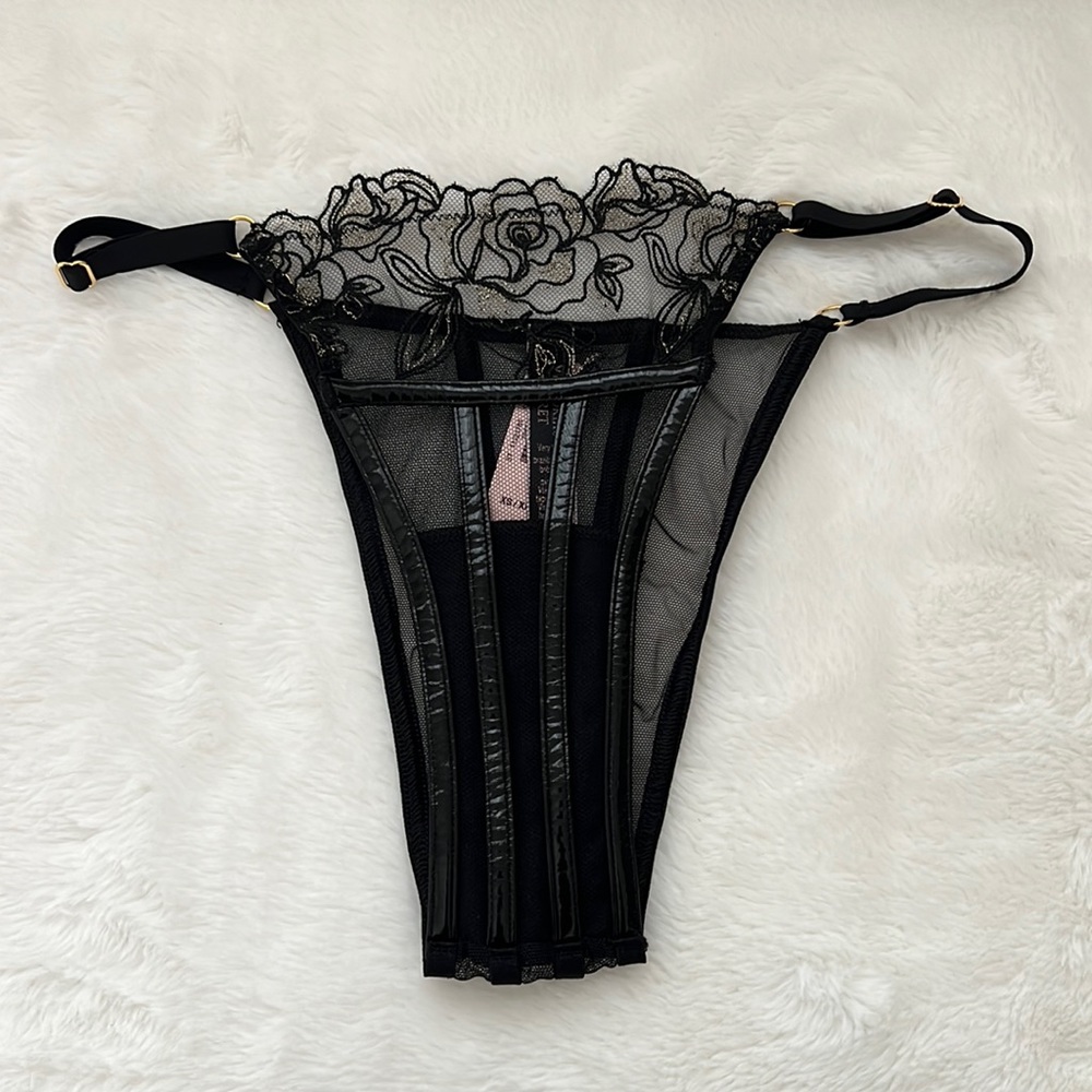 VICTORIA'S SECRET VERY SEXY Black Thong Panty XS Embroidery VS NWT